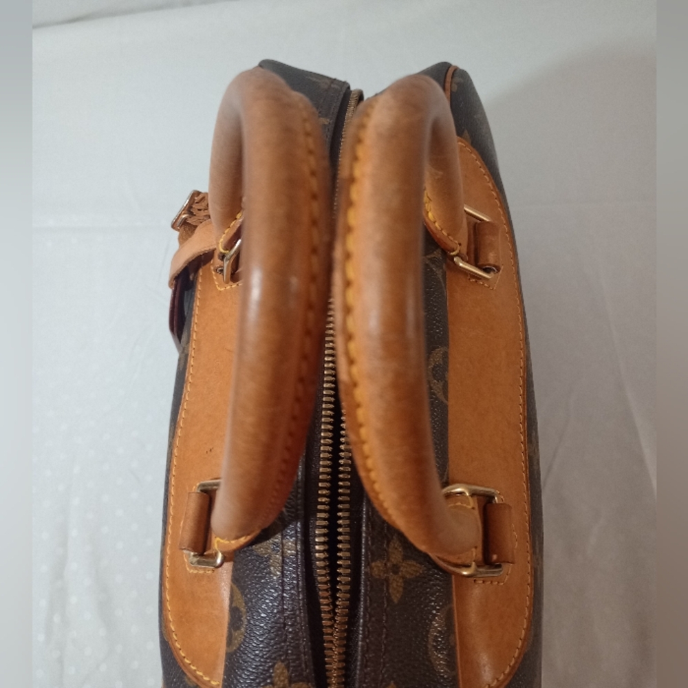 Louis Vuitton Deauville Monogram Bag - Picture 8 of 16